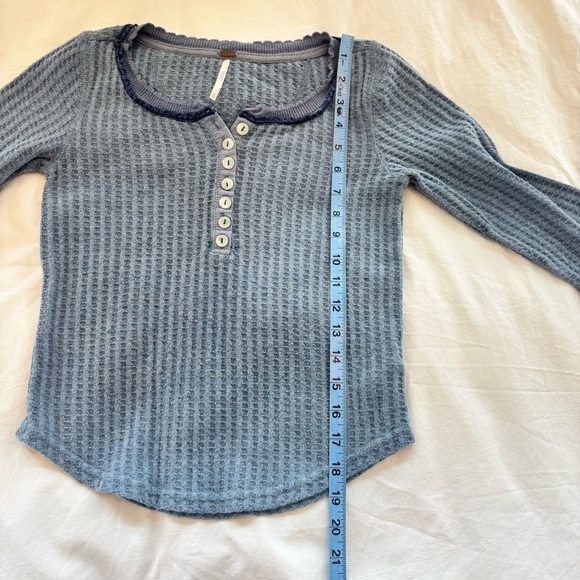 Free People Women's mistletoe Crochet Cuff Thermal Long Sleeve Top Blue Size XS - Picture 9 of 9